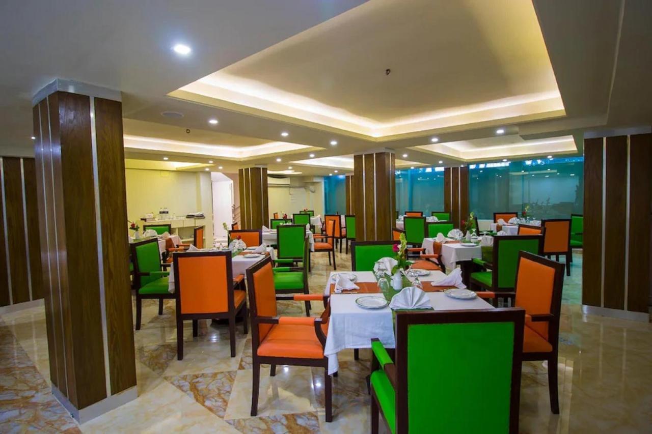 Hotel Gulshan Lake View Dhaka Buitenkant foto